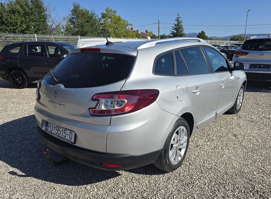 Renault Megane 1,5 dCi LIMITED veliki servis, nove gume,KUKA, REG 1god, fotografija 5