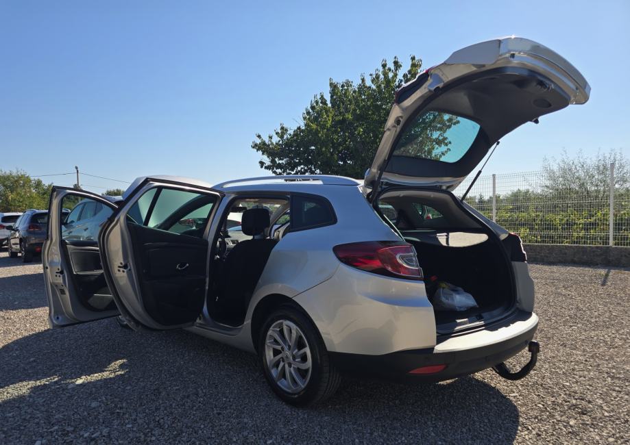 Renault Megane 1,5 dCi LIMITED veliki servis, nove gume,KUKA, REG 1god, fotografija 13