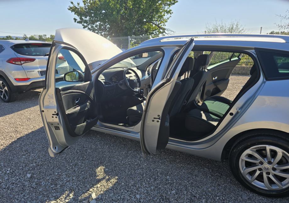 Renault Megane 1,5 dCi LIMITED veliki servis, nove gume,KUKA, REG 1god, fotografija 12