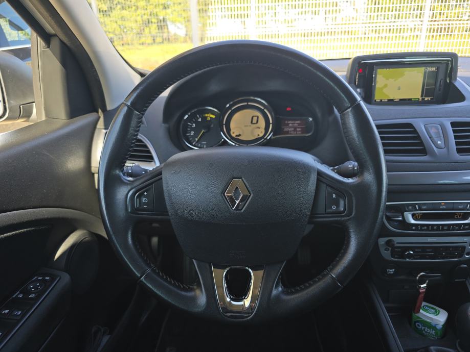 Renault Megane 1,5 dCi LIMITED veliki servis, nove gume,KUKA, REG 1god, fotografija 20