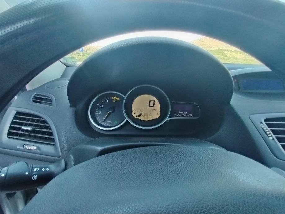 Renault Megane 1,5 dCi, fotografija 9
