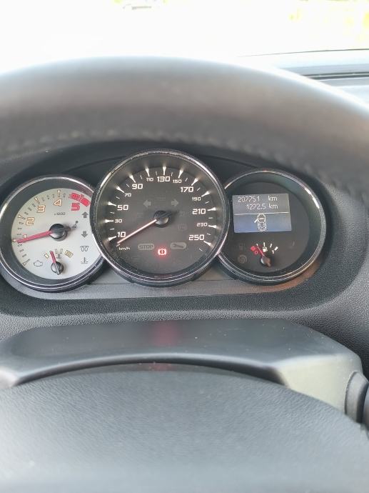 Renault Megane 1,5 dCi, fotografija 6