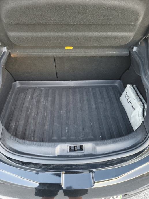 Renault Megane 1,5 dCi, fotografija 13
