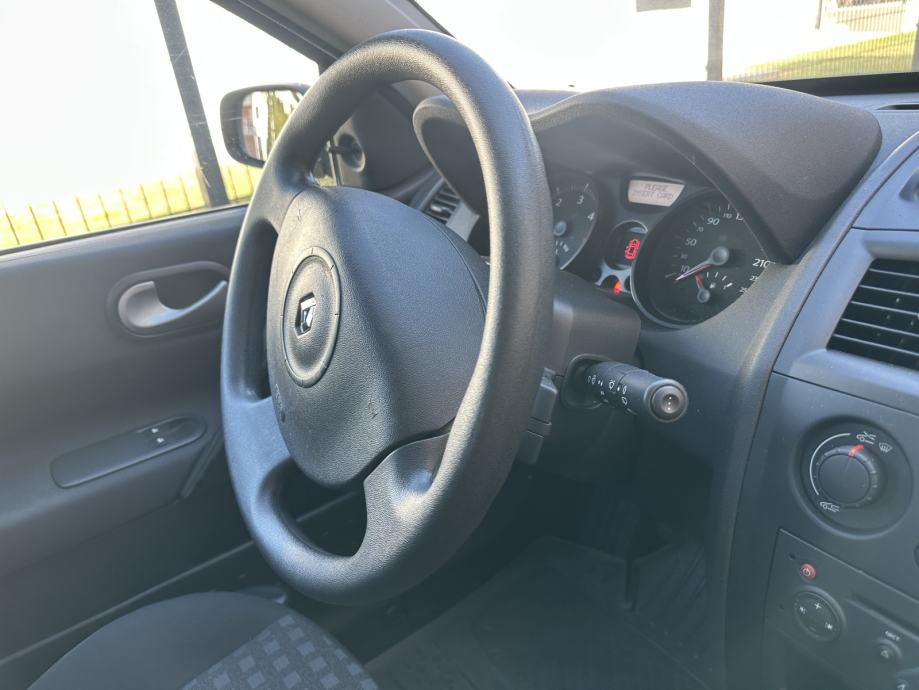 Renault Megane 1,5 dCi, fotografija 7