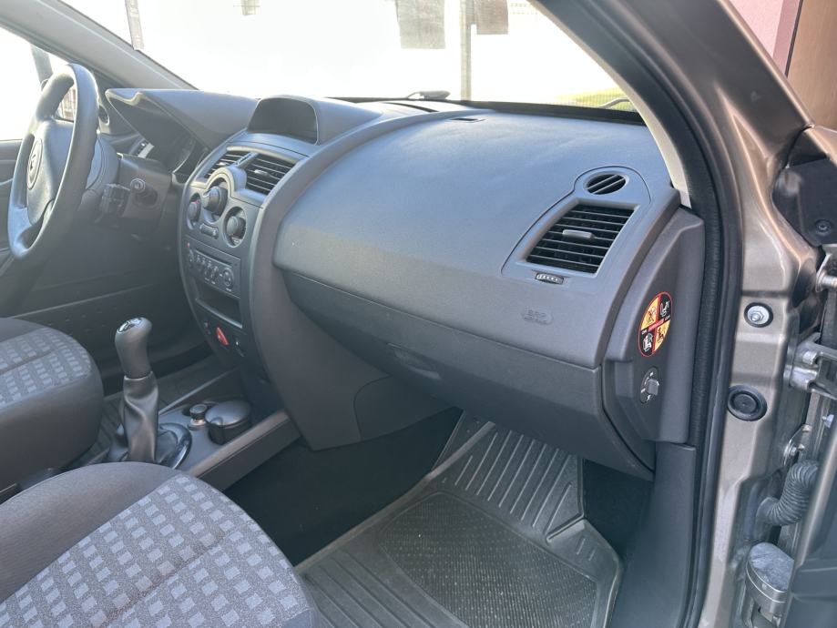 Renault Megane 1,5 dCi, fotografija 10