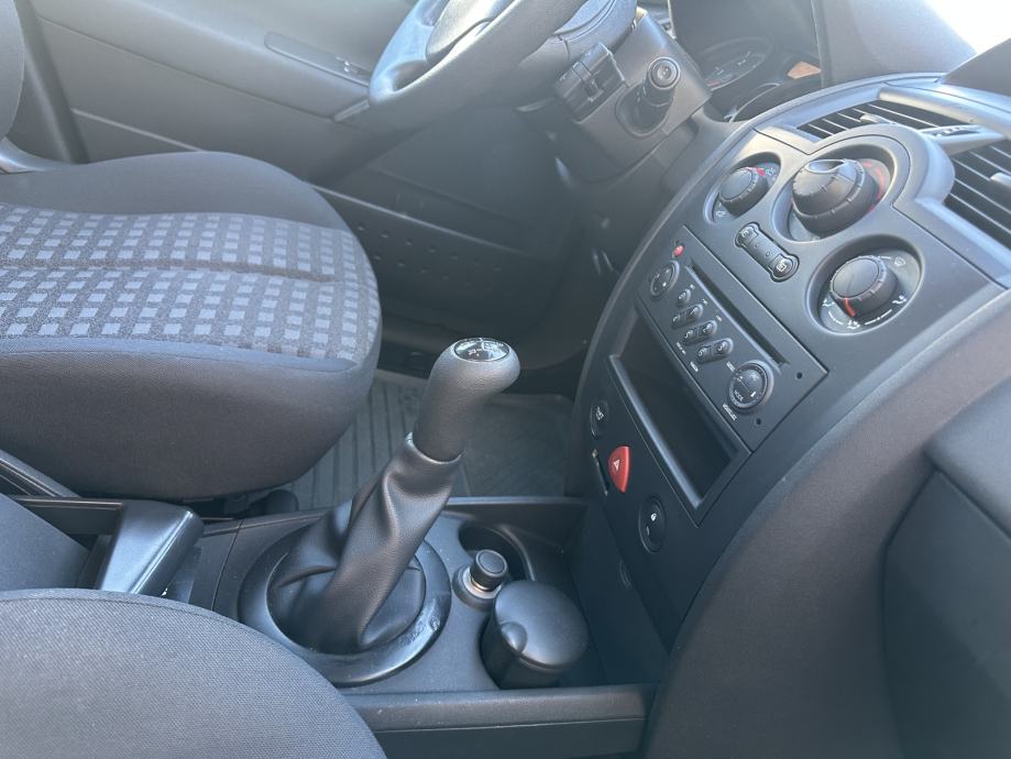 Renault Megane 1,5 dCi, fotografija 9