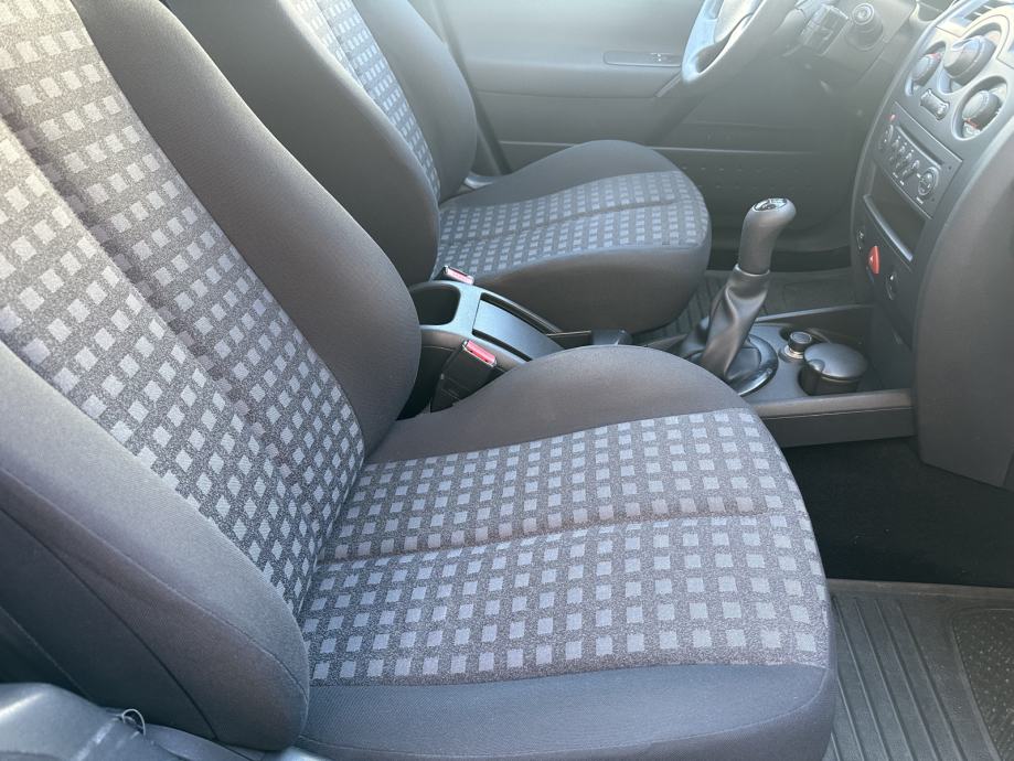 Renault Megane 1,5 dCi, fotografija 11