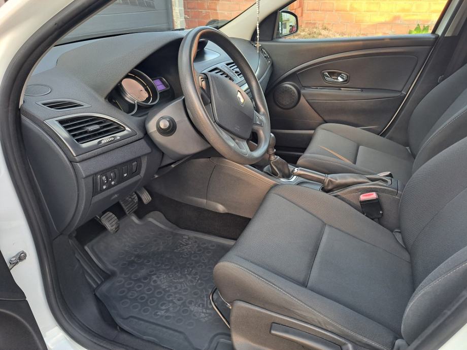 Renault Megane 1,5 dCi, fotografija 8