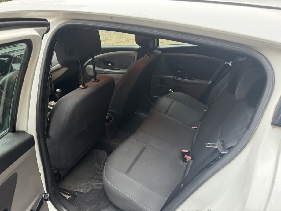 Renault Megane 1.5 dCi, fotografija 9