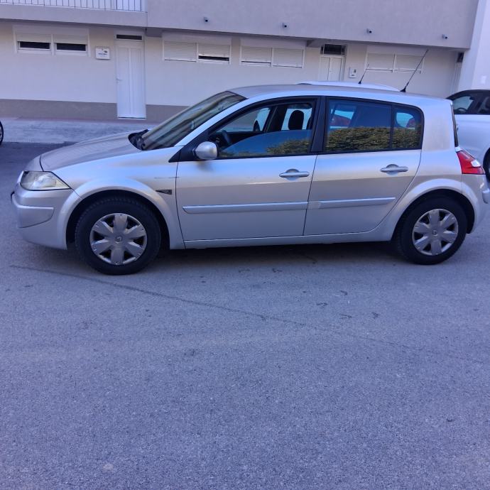 Renault Megane 1,6 16V - 191.000km - REGISTRIRAN - 7/2027god, fotografija 2