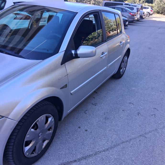 Renault Megane 1,6 16V - 191.000km - REGISTRIRAN - 7/2027god, fotografija 6