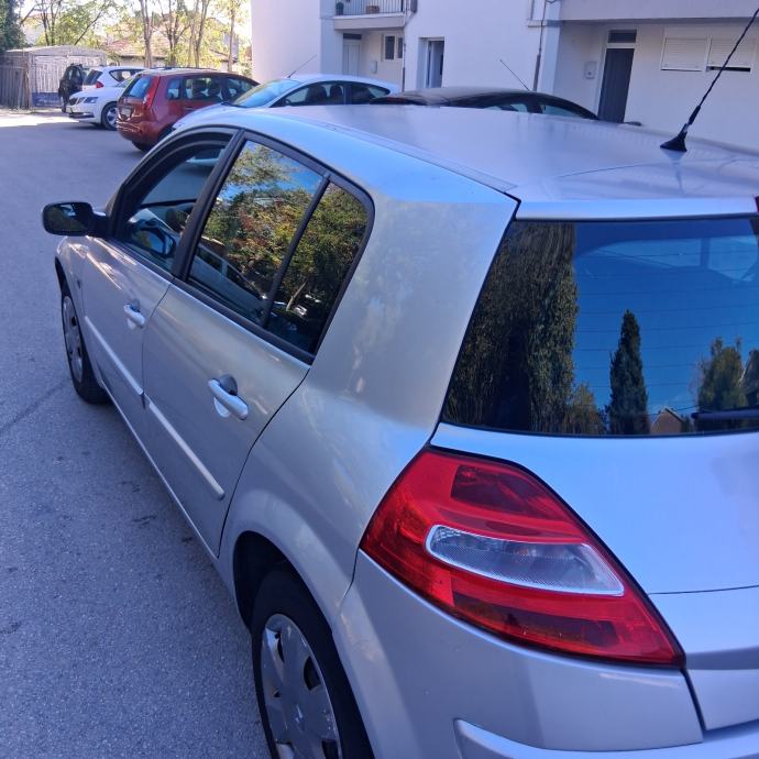 Renault Megane 1,6 16V - 191.000km - REGISTRIRAN - 7/2027god, fotografija 8