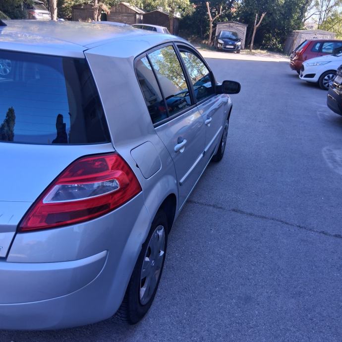 Renault Megane 1,6 16V - 191.000km - REGISTRIRAN - 7/2027god, fotografija 7