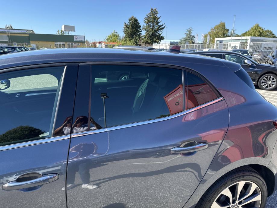 RENAULT MEGANE 2023 • PREMIUM jamstvo • AutoZubak Rabljena, fotografija 14