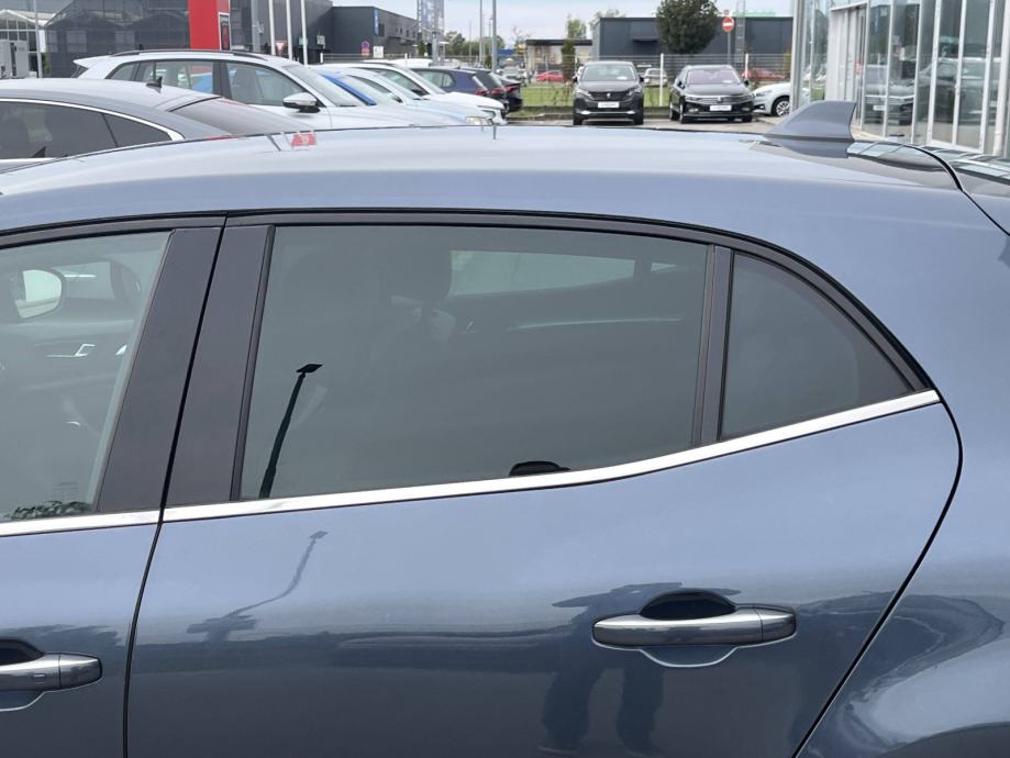 RENAULT MEGANE 2023 • PREMIUM jamstvo • AutoZubak Rabljena, fotografija 16