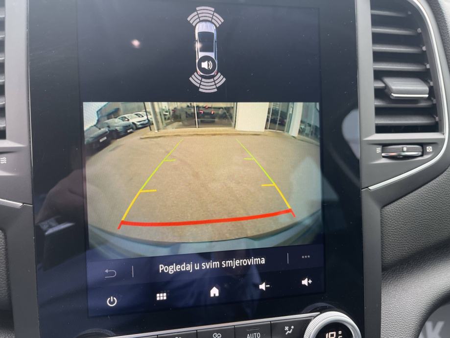 RENAULT MEGANE 2023 • PREMIUM jamstvo • AutoZubak Rabljena, fotografija 19