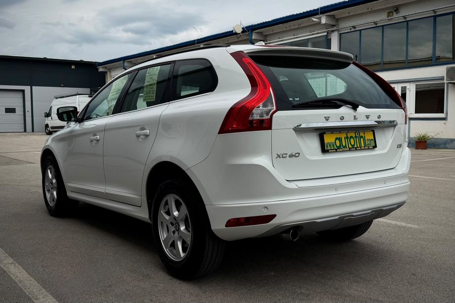 Volvo XC60 2.0 D3 Momentum 2WD 2016g SAMO 128000KM, GR SJEDALA⭐⭐⭐⭐⭐, fotografija 4