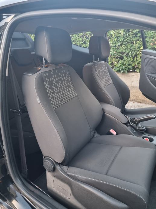 Renault Megane Coupe 1,5 dCi GT, fotografija 17