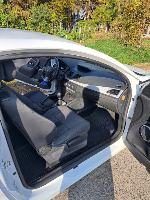 Renault Megane Coupe 1,5 dCi, fotografija 9