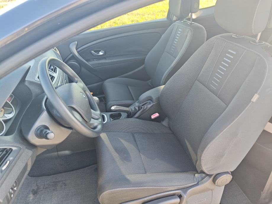 Renault Megane Coupe 1,5 dCi, fotografija 6