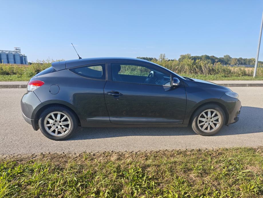 Renault Megane Coupe 1,5 dCi, fotografija 3