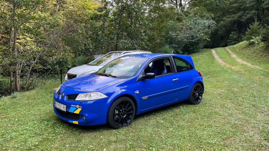 Renault Mégane coupé Sport Dynamique 2.0 16v dark blue