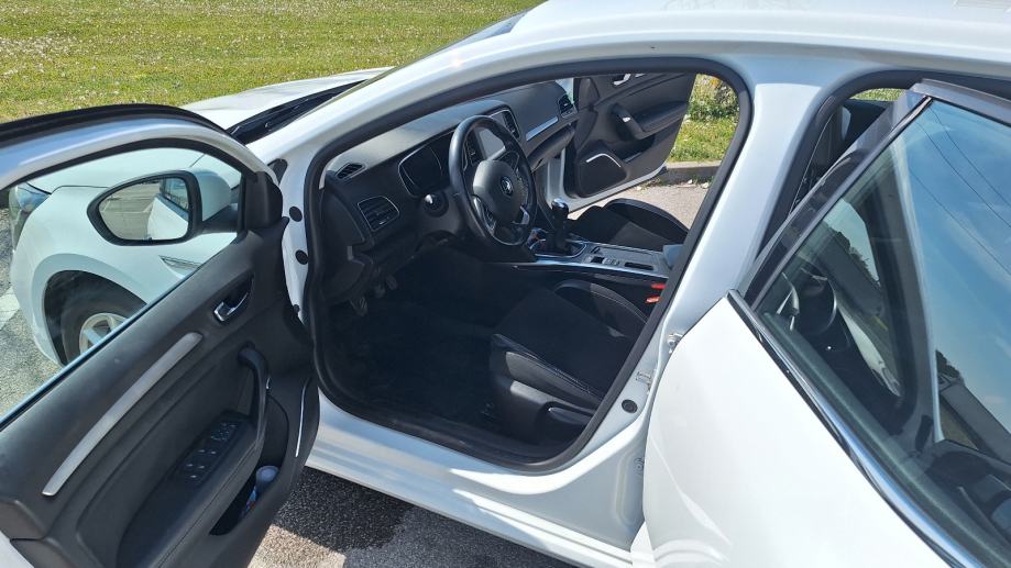 Renault Megane Intense dCi 130 2017g-VELIKI SERVIS!!!, fotografija 7