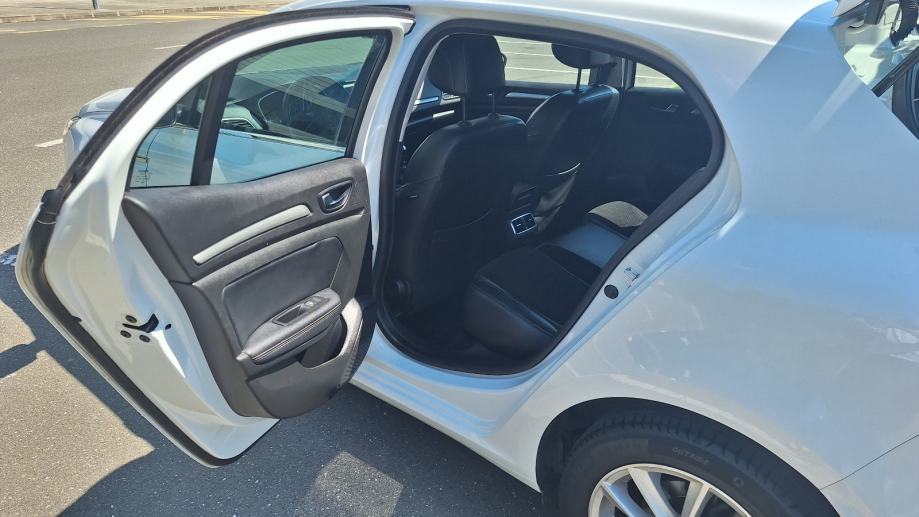 Renault Megane Intense dCi 130 2017g-VELIKI SERVIS!!!, fotografija 17