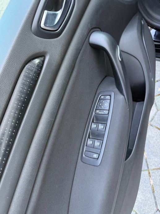 Renault Megane 1,2 TCe 130, fotografija 12
