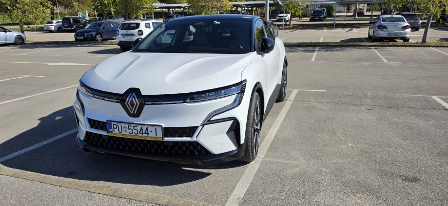 Renault Megane E-Tech automatik, fotografija 6