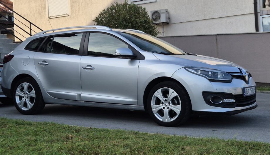 RENAULT MEGANE GRANDTOUR 1.5 DCI 110KS, REG 1G, ODRŽAVAN I SERVISIRAN, fotografija 3