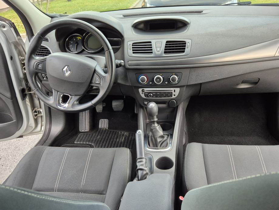 RENAULT MEGANE GRANDTOUR 1.5 DCI 110KS, REG 1G, ODRŽAVAN I SERVISIRAN, fotografija 6
