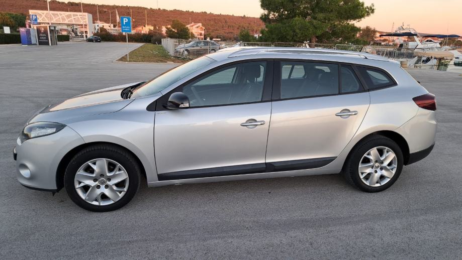 Renault Megane 1,5 dCi. 81kw Šest brzina,⭐️KOMPLET SERVIS⭐️ Odličan, fotografija 11