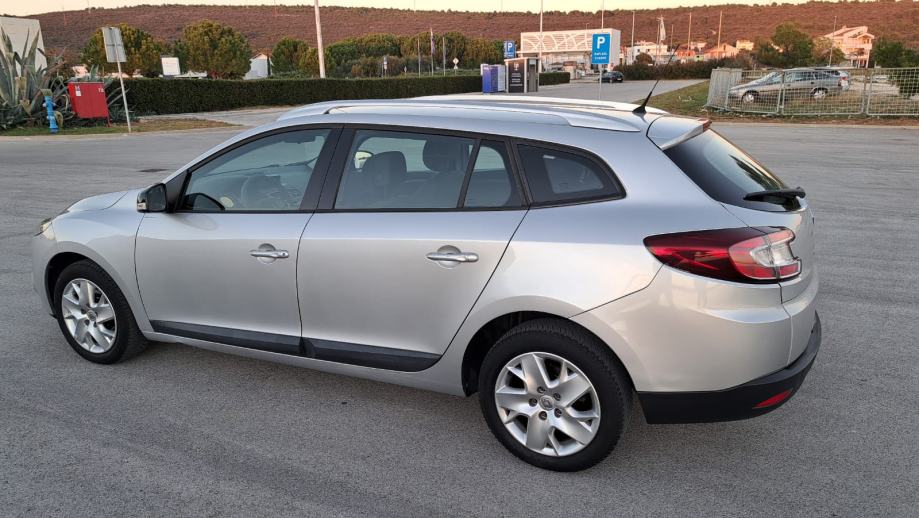 Renault Megane 1,5 dCi. 81kw Šest brzina,⭐️KOMPLET SERVIS⭐️ Odličan, fotografija 9