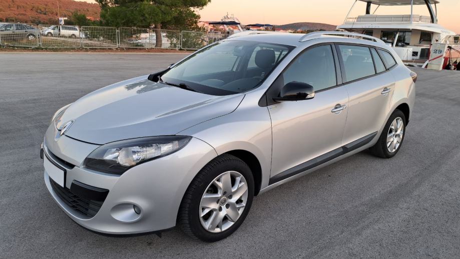 Renault Megane 1,5 dCi. 81kw Šest brzina,⭐️KOMPLET SERVIS⭐️ Odličan, fotografija 13