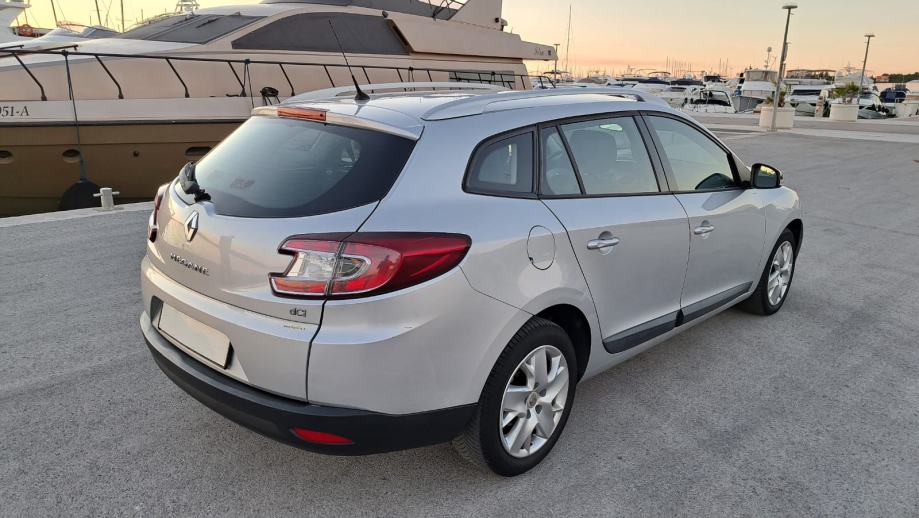 Renault Megane 1,5 dCi. 81kw Šest brzina,⭐️KOMPLET SERVIS⭐️ Odličan, fotografija 6