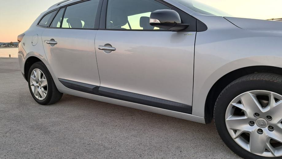 Renault Megane 1,5 dCi. 81kw Šest brzina,⭐️KOMPLET SERVIS⭐️ Odličan, fotografija 16