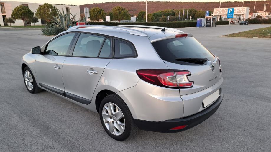 Renault Megane 1,5 dCi. 81kw Šest brzina,⭐️KOMPLET SERVIS⭐️ Odličan, fotografija 8
