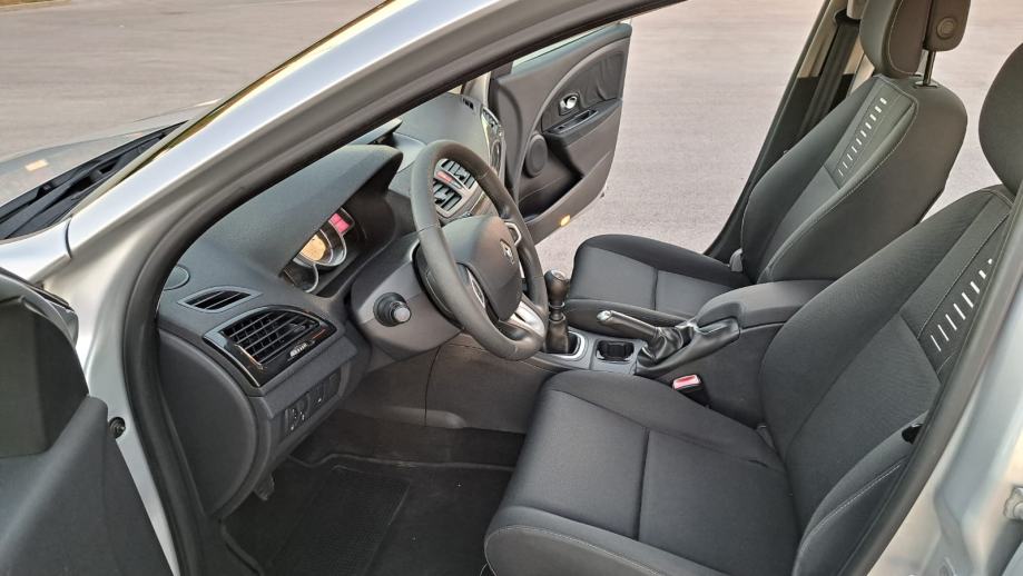 Renault Megane 1,5 dCi. 81kw Šest brzina,⭐️KOMPLET SERVIS⭐️ Odličan, fotografija 19