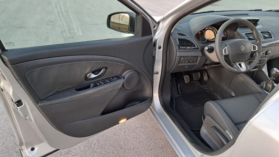 Renault Megane 1,5 dCi. 81kw Šest brzina,⭐️KOMPLET SERVIS⭐️ Odličan, fotografija 17