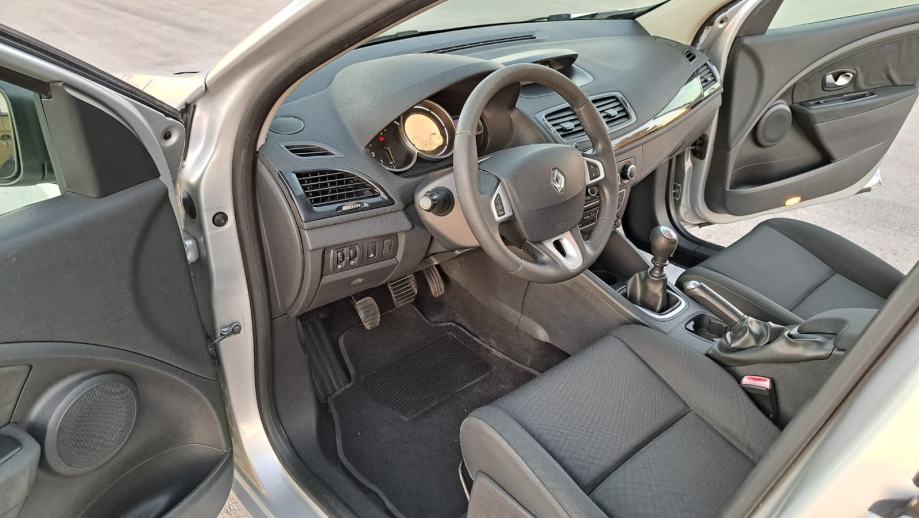 Renault Megane 1,5 dCi. 81kw Šest brzina,⭐️KOMPLET SERVIS⭐️ Odličan, fotografija 18