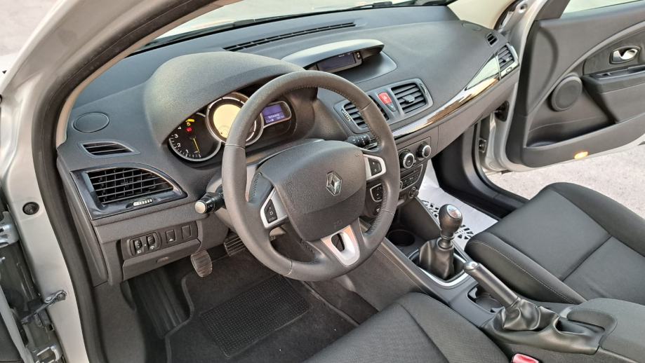 Renault Megane 1,5 dCi. 81kw Šest brzina,⭐️KOMPLET SERVIS⭐️ Odličan, fotografija 20