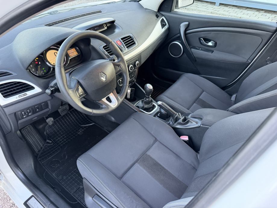Renault Megane Grandtour 1,5 dCi - REG. GODINU DANA- GARANCIJA, fotografija 8