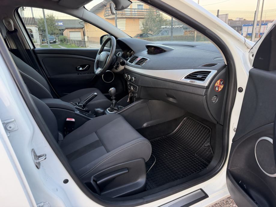Renault Megane Grandtour 1,5 dCi - REG. GODINU DANA- GARANCIJA, fotografija 15