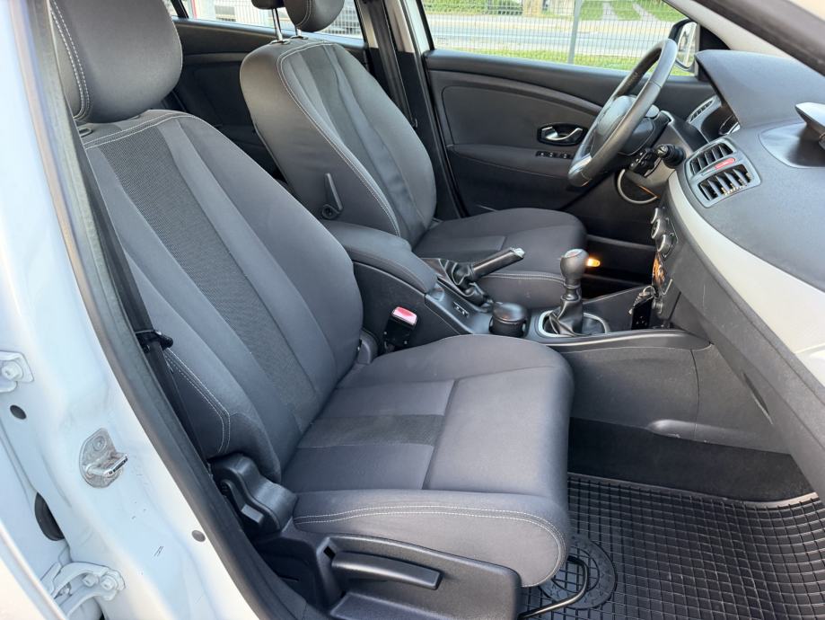Renault Megane Grandtour 1,5 dCi - REG. GODINU DANA- GARANCIJA, fotografija 17