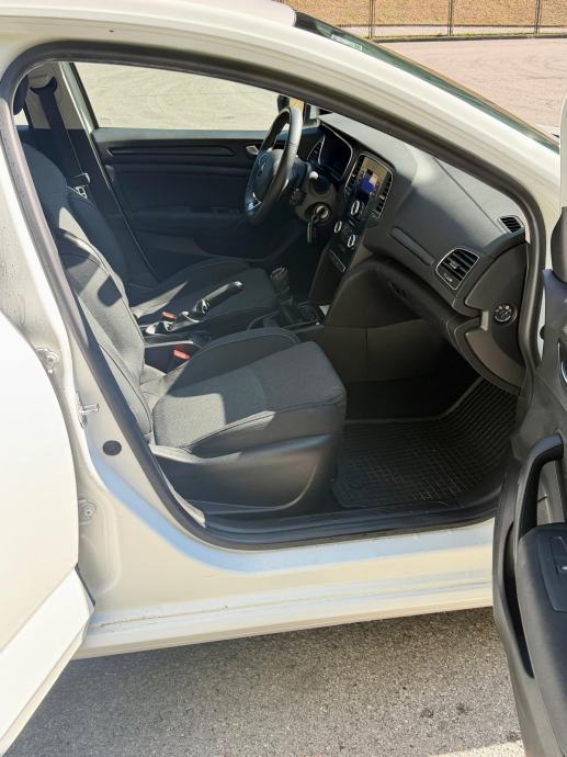 Renault Megane Grandtour TCe 115, fotografija 11