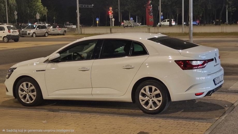 Renault Megane IV Sedan Limited edition, fotografija 3