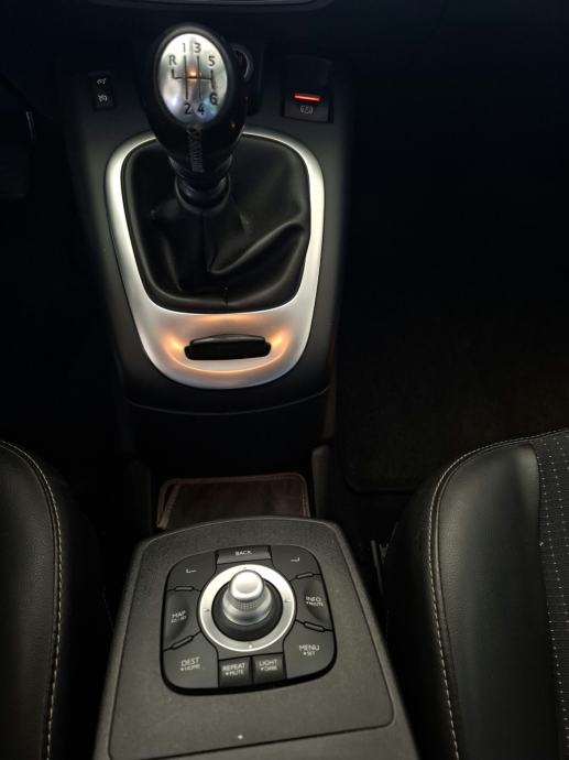 Renault Megane Scenic 1,6 DCI BOSE ALU NAVI 2xPDC KAMERA, fotografija 17