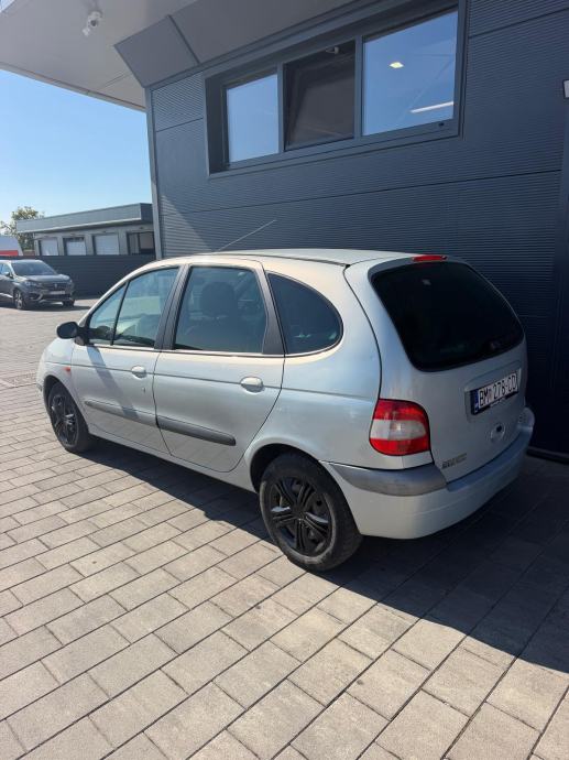 Renault Megane Scenic 1.6 - REGISTRIRAN 02/2027 - KLIMA - AUTOKREDIT, fotografija 3