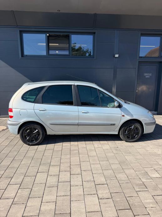 Renault Megane Scenic 1.6 - REGISTRIRAN 02/2027 - KLIMA - AUTOKREDIT, fotografija 7
